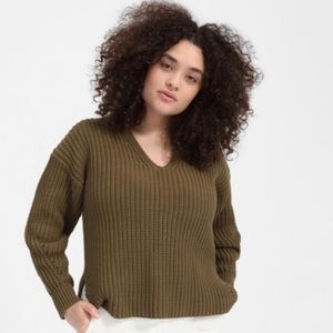 Everlane Textured Cotton V-Neck Sweater. Size M